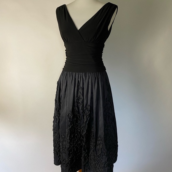 ADRIANNA PAPELL Lace & Silk Sheath Dress Black - Picture 2 of 12